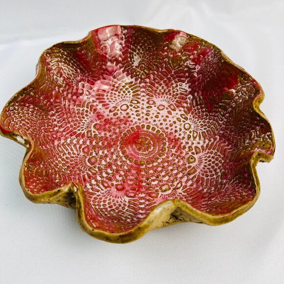 Handcrafted Ruffled Studio Art Pottery Bowl Red/Pink Intricate Lace Pattern 9” - Picture 5 of 9